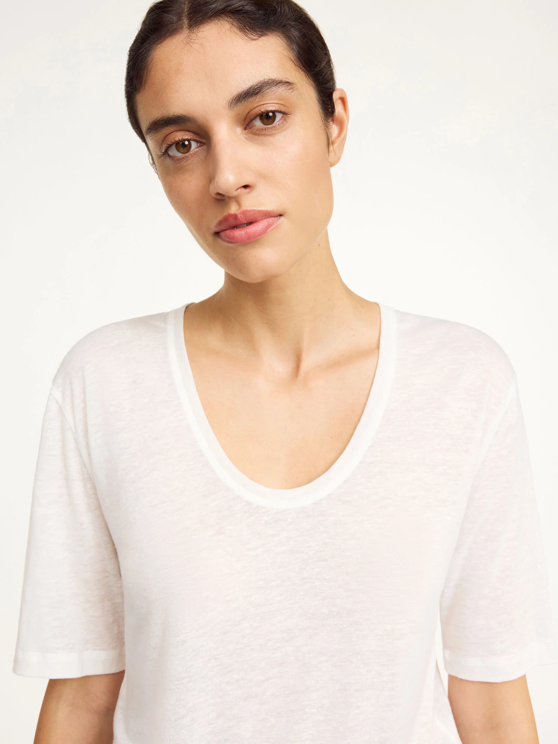 Amaringa T-shirt: Soft White - Image 3