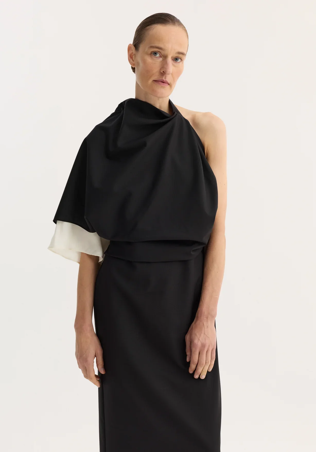 DRAPED OPEN BACK DRESS: BLACK - Image 5