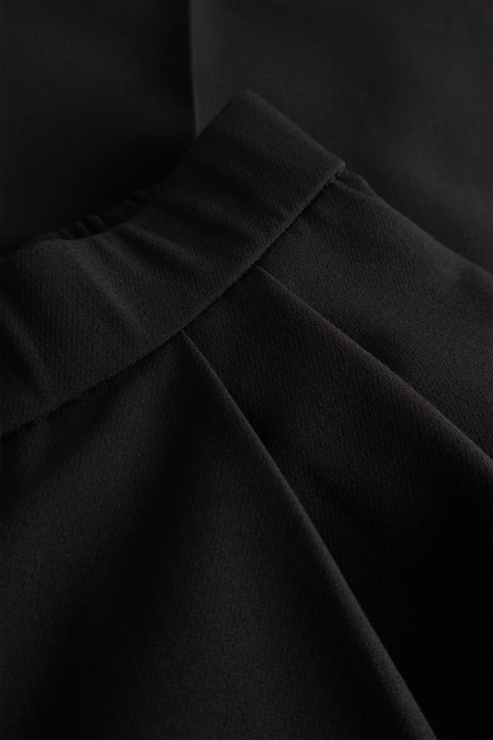 Lainey Shorts: Black - Image 4