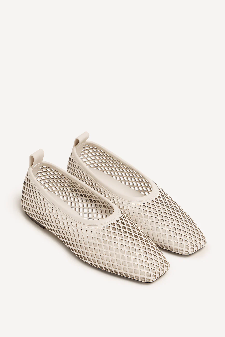 Lou Perforated Flat: Crema - Image 5