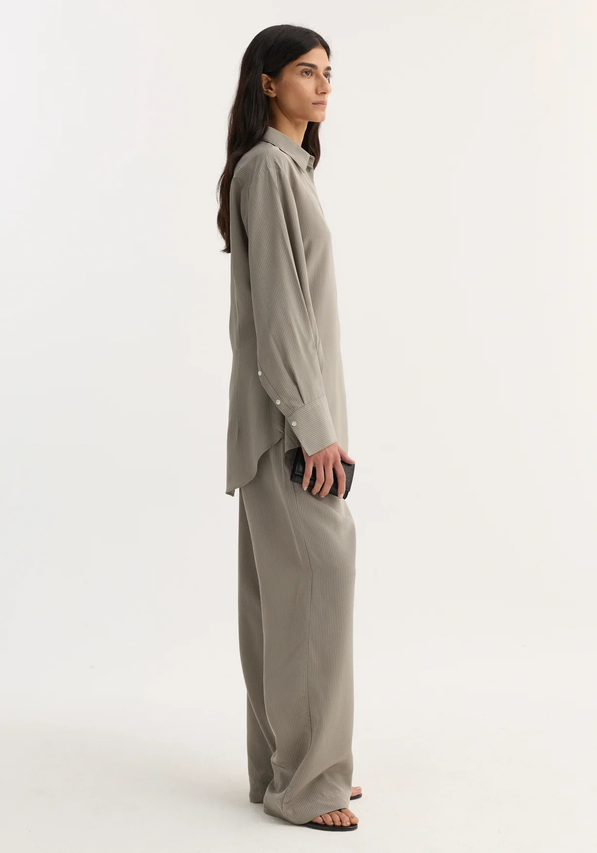 Relaxed Shaped Shirt: Light grey stripe - Image 5
