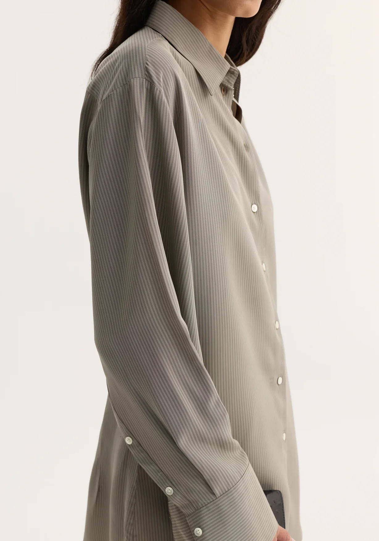 Relaxed Shaped Shirt: Light grey stripe - Image 6